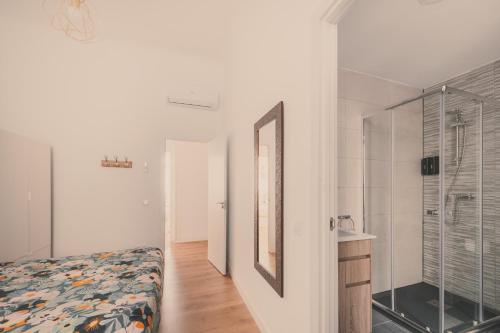 8 rooms, 6 bathrooms over Gran Via Street