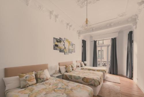 8 rooms, 6 bathrooms over Gran Via Street