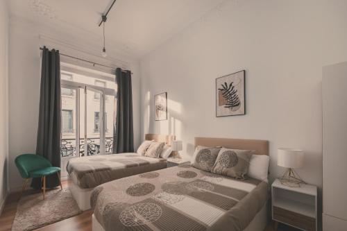 8 rooms, 6 bathrooms over Gran Via Street