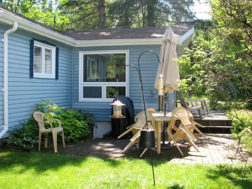 Un jardín fuera de Chalets Laurentides Mont-Tremblant