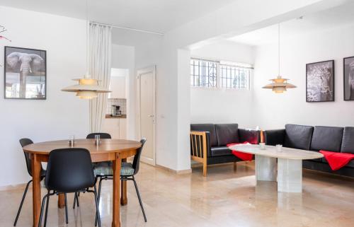 Casa Torremuelle II - Townhouse with private Pool & BBQ near Playa Bonita