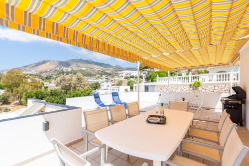 Casa Torremuelle II - Townhouse with private Pool & BBQ near Playa Bonita