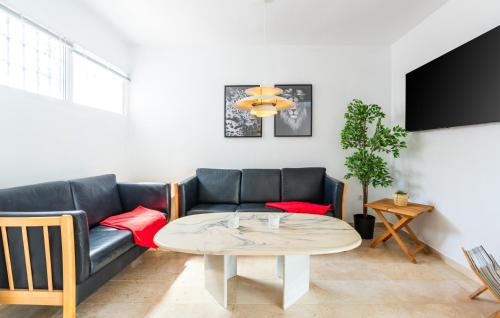 Casa Torremuelle II - Townhouse with private Pool & BBQ near Playa Bonita