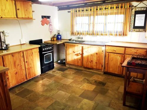Η κουζίνα ή μικρή κουζίνα στο Hadida Guesthouse