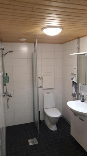 Ένα μπάνιο στο Vantaa Studio - 10 min from airport