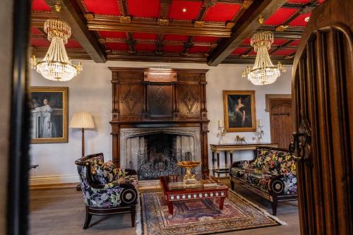 Χώρος καθιστικού στο Weston Manor Hotel