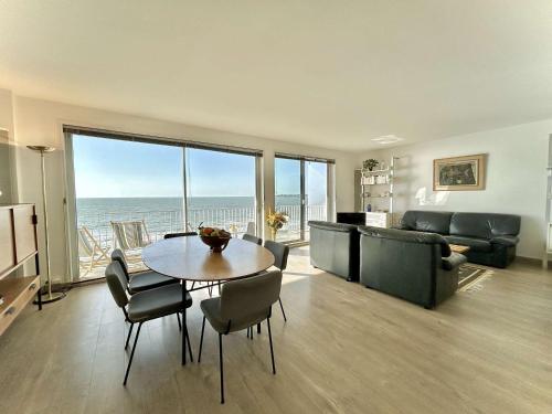 Appartement T3 Face Mer à La Baule avec Terrasse et Parking Privé, 4 Couchages - FR-1-245-97