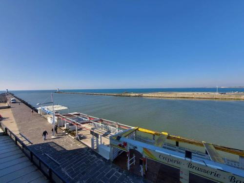 Appartement 2 pièces avec terrasse en front de mer à louer - FR-1-423-181