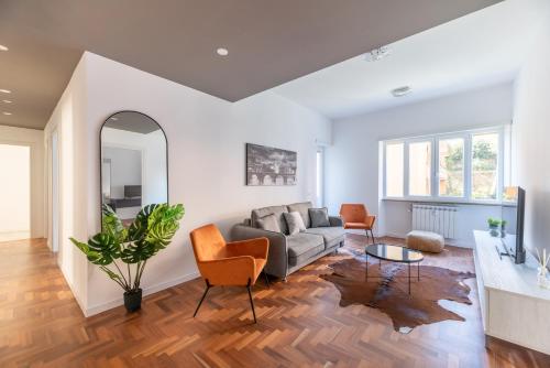 Skylife Modern 4-Bedroom Trastevere Apartment