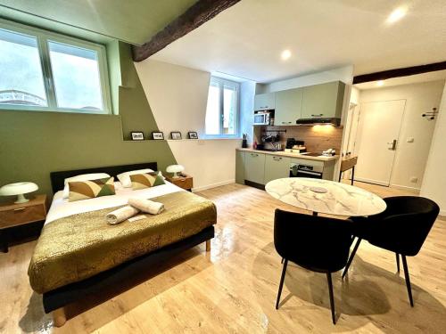 Le Verdoré, au pied du centre historique