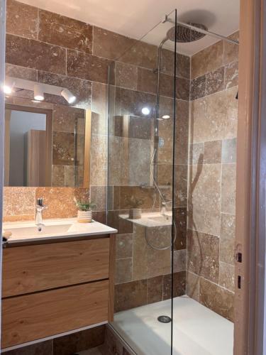 Photo de la galerie de l'établissement Bord de mer, Terrasse et Parking, à Palavas-les-Flots