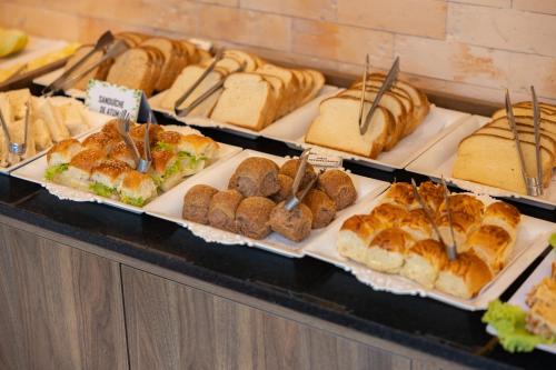 Makanan di atau berdekatan inn ini