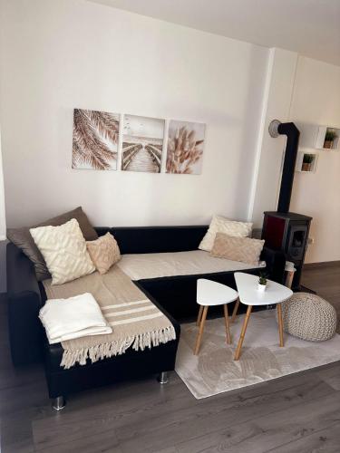 a living room with a couch and a table at Casa Bruno in Vodnjan