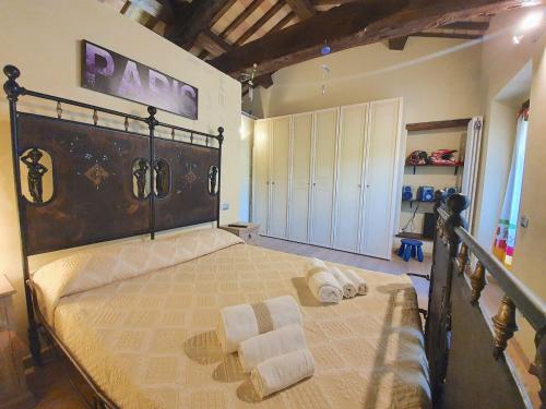 Ein Bett oder Betten in einem Zimmer der Unterkunft Villa Martin with private pool for 5 people