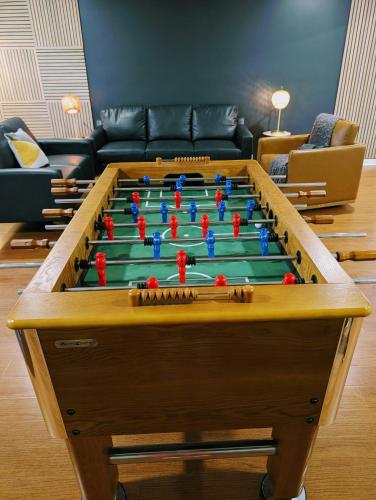 Herní místnost v ubytování Games Arcade Poker King Beds Kitchen Near Battery