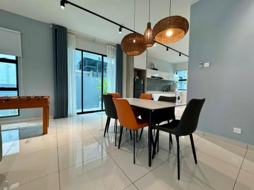Η κουζίνα ή μικρή κουζίνα στο Villa 19 Private Pool & KTV Langkawi