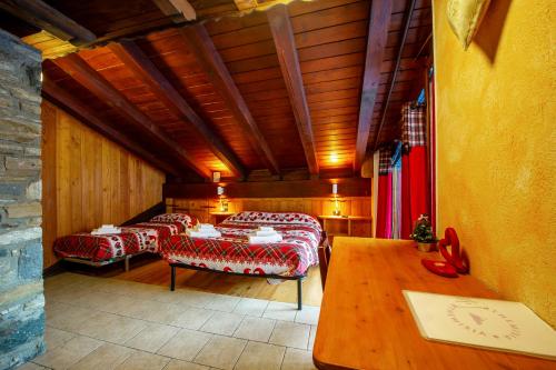 Una cama o camas en una habitación de Arthemisia