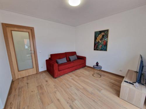 Cozy Apartment with Terrace, Air Cond, Free Parking, by Porto with Love LDA