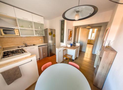 Pop Apartment in the Heart of Trastevere 4 Guests