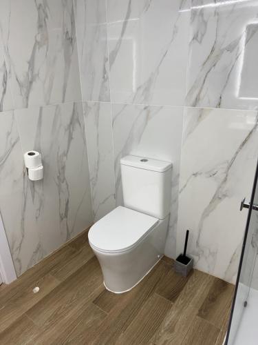 Bilik mandi di Casa Lounge Xacobeo