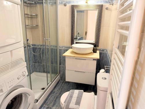 Little Central Apartment-1min walk from everywhere