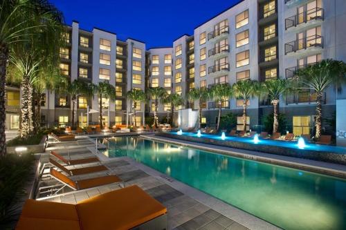 Πισίνα στο ή κοντά στο 2BR Luxury Apt in Culver City, Free Parking, Pool, Gym