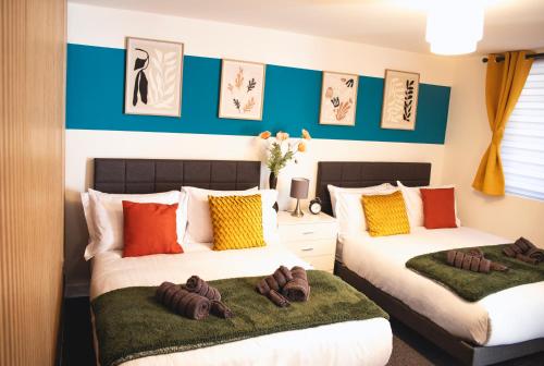 Postel nebo postele na pokoji v ubytování The Cozy corner studio, FREE Parking, central location