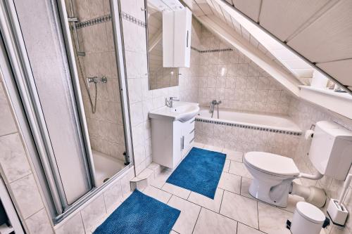 Bilik mandi di Ferienwohnung Panoramablick