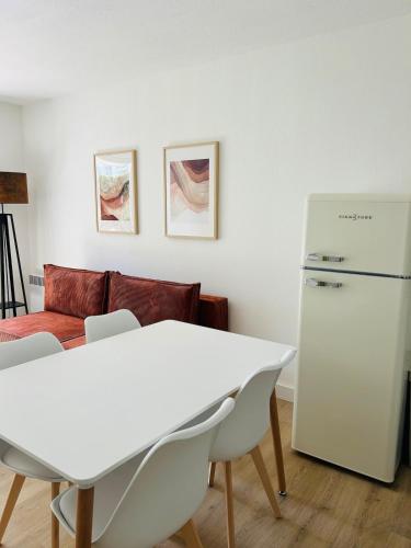Super Comfy Port Fréjus Piscine 2 chambres 6 personnes
