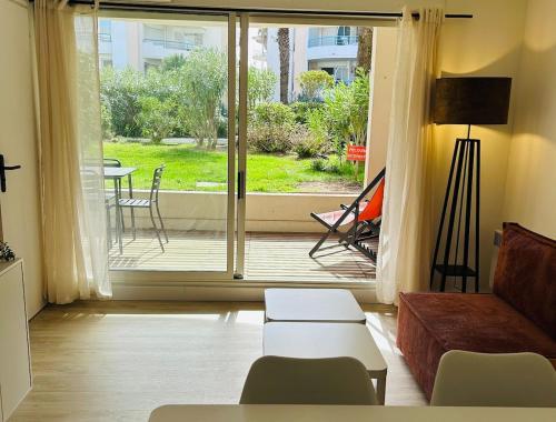 Super Comfy Port Fréjus Piscine 2 chambres 6 personnes