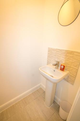 Gallery image of Champagne abode in Hough Green