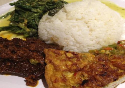 Mad på pensionatet eller i nærheden