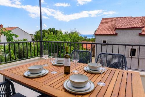 Apartments with WiFi Bol, Brac - 23862