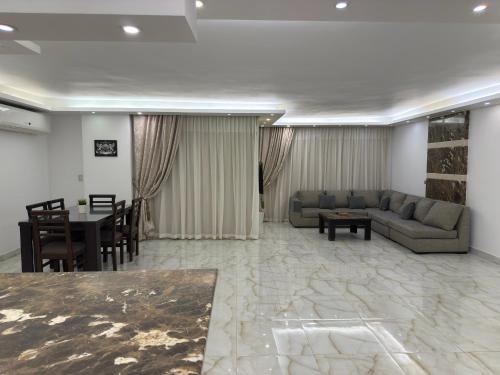 Le Royal Residence 2