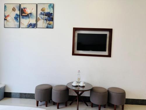 TV a/nebo společenská místnost v ubytování Khách Sạn Ninh Chữ