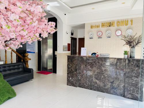 Vstupní hala nebo recepce v ubytování Khách Sạn Ninh Chữ