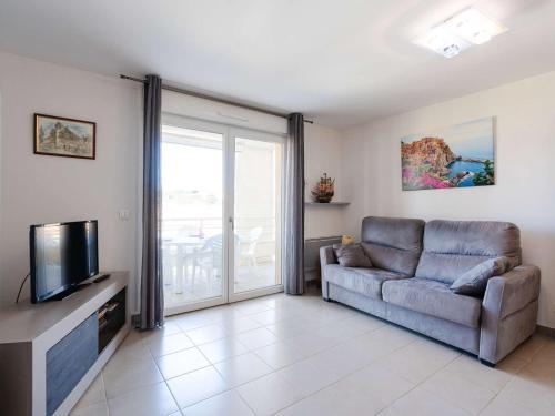 Photo de la galerie de l'établissement Appartement T3 avec Ascenseur et Parking à Narbonne - FR-1-409-279, à Narbonne
