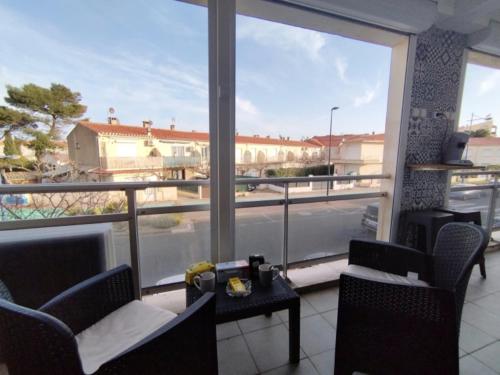 Photo de la galerie de l'établissement Nouveauté 2025: T4 54m2 - 8 pers - Proche Plage - Pied-à-terre idéal - Parking - FR-1-795-59, à Fleury