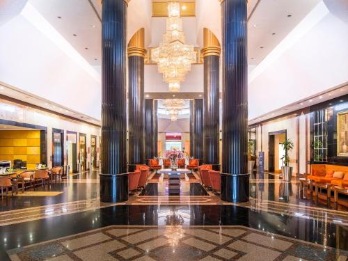 منطقة الاستقبال أو اللوبي في فندق شيراتون البحرين