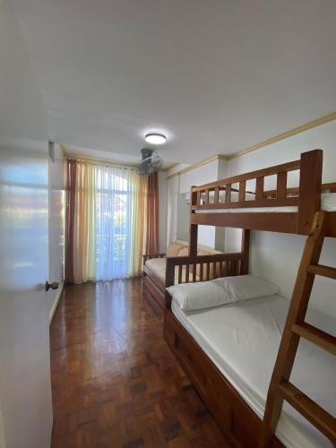 LJ's Burnham Homestayにあるベッド