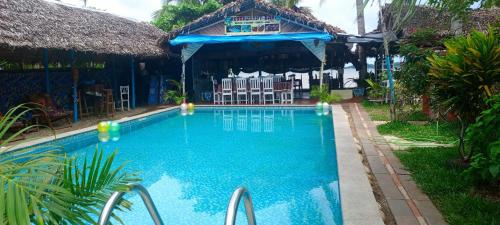 Kolam renang di atau dekat dengan Piscine bimoko