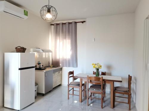 Nhà bếp/bếp nhỏ tại La Maison de Christine -Adults Only