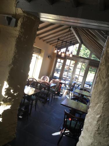 Restoran atau tempat lain untuk makan di The Watermill Inn & Brewery