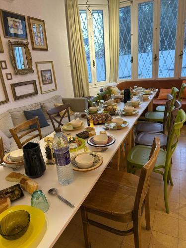 Comida en o cerca de este albergue