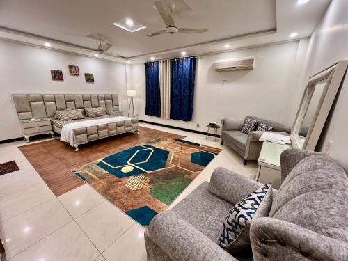 Zona de estar de Luxury family properties in Centaurus, Blue area, F10, F11, Park