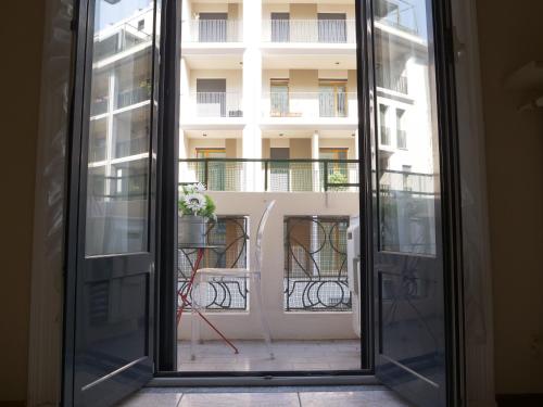 Wonderful downtown apartment-HD NETFLIX, KING-SIZE BED, two minutes' walk from metro photo 16