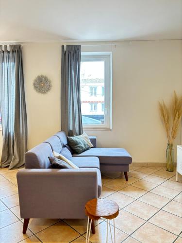 Ruang duduk di Appartement central à Castelnaudary