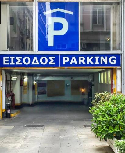Syntegma studio next to Ermou street