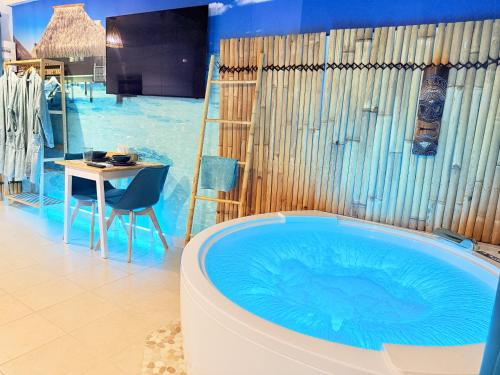 Fotografie z fotogalerie ubytování Narbnb - BORA-BORA SUITE - Jacuzzi - Centre - Clim v Narbonne