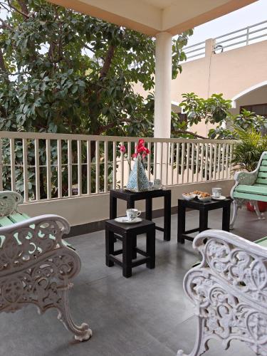 Μπαλκόνι ή βεράντα στο The Pavilion Udaipur - A Luxury Pet Friendly Stay in Udaipur